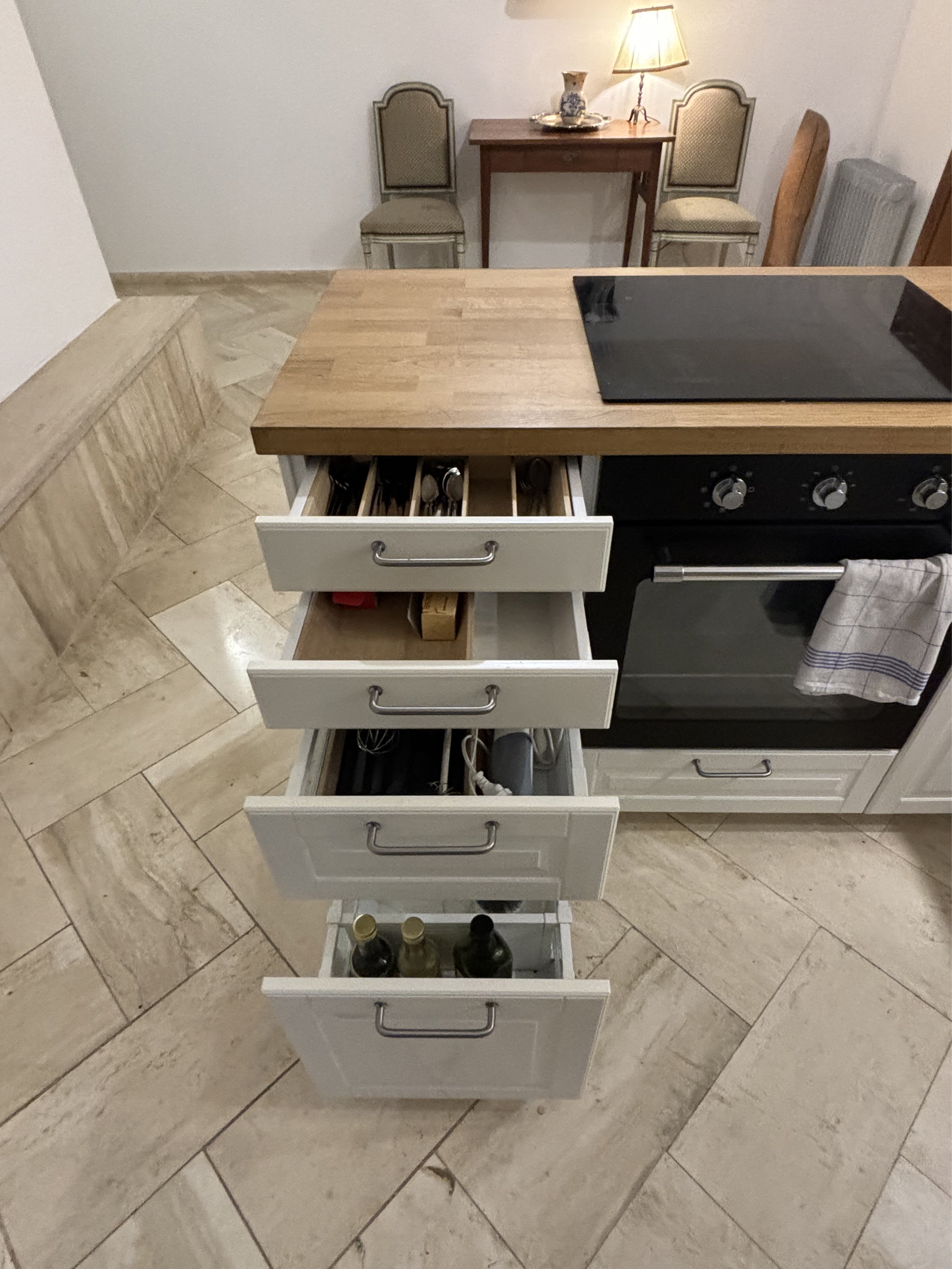 Alpines-Design-Chalet-Amerikaner-Hinterbreiteneben-kueche-14