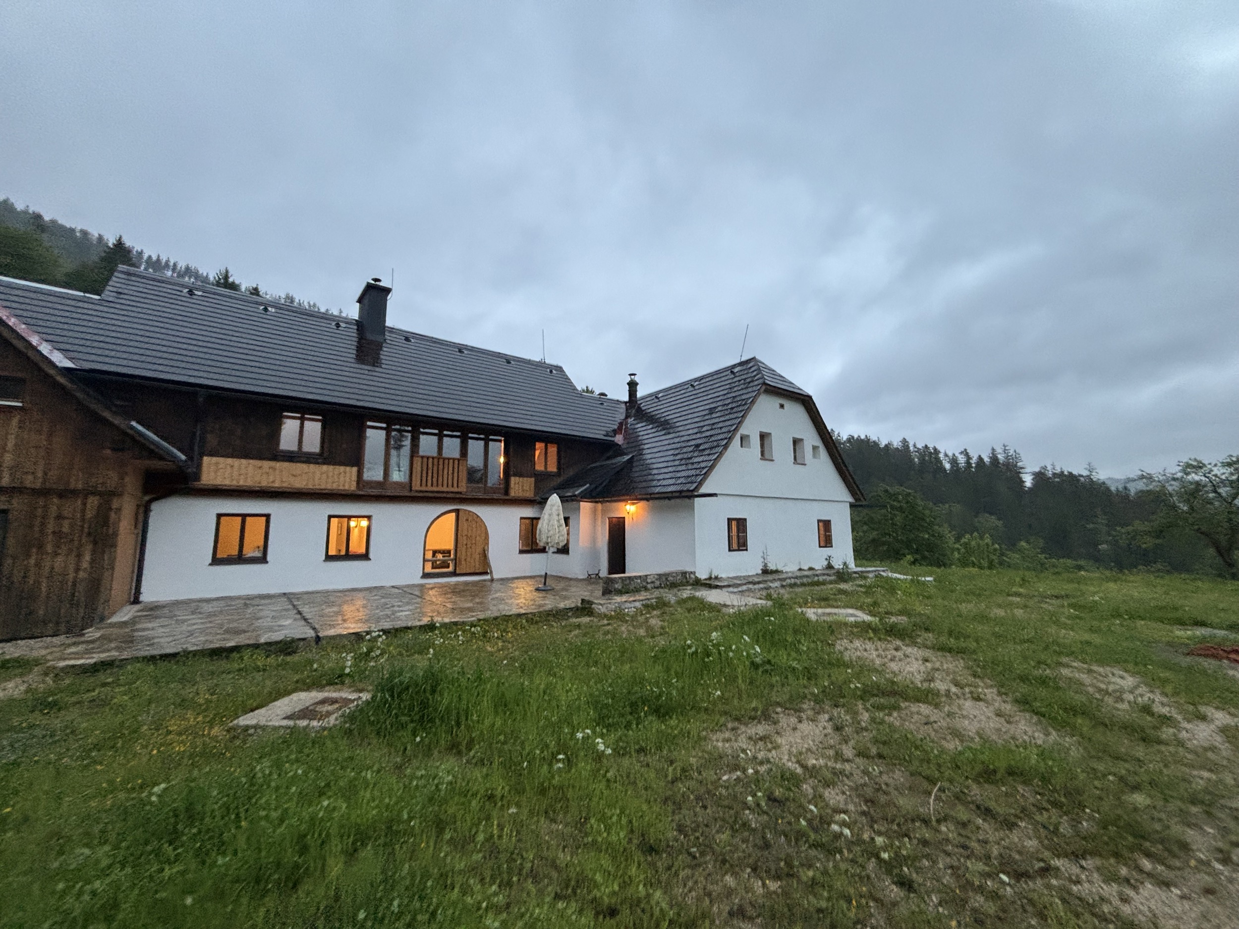 Alpines Design Chalet Amerikaner Hinterbreiteneben sommer aussenansicht 6