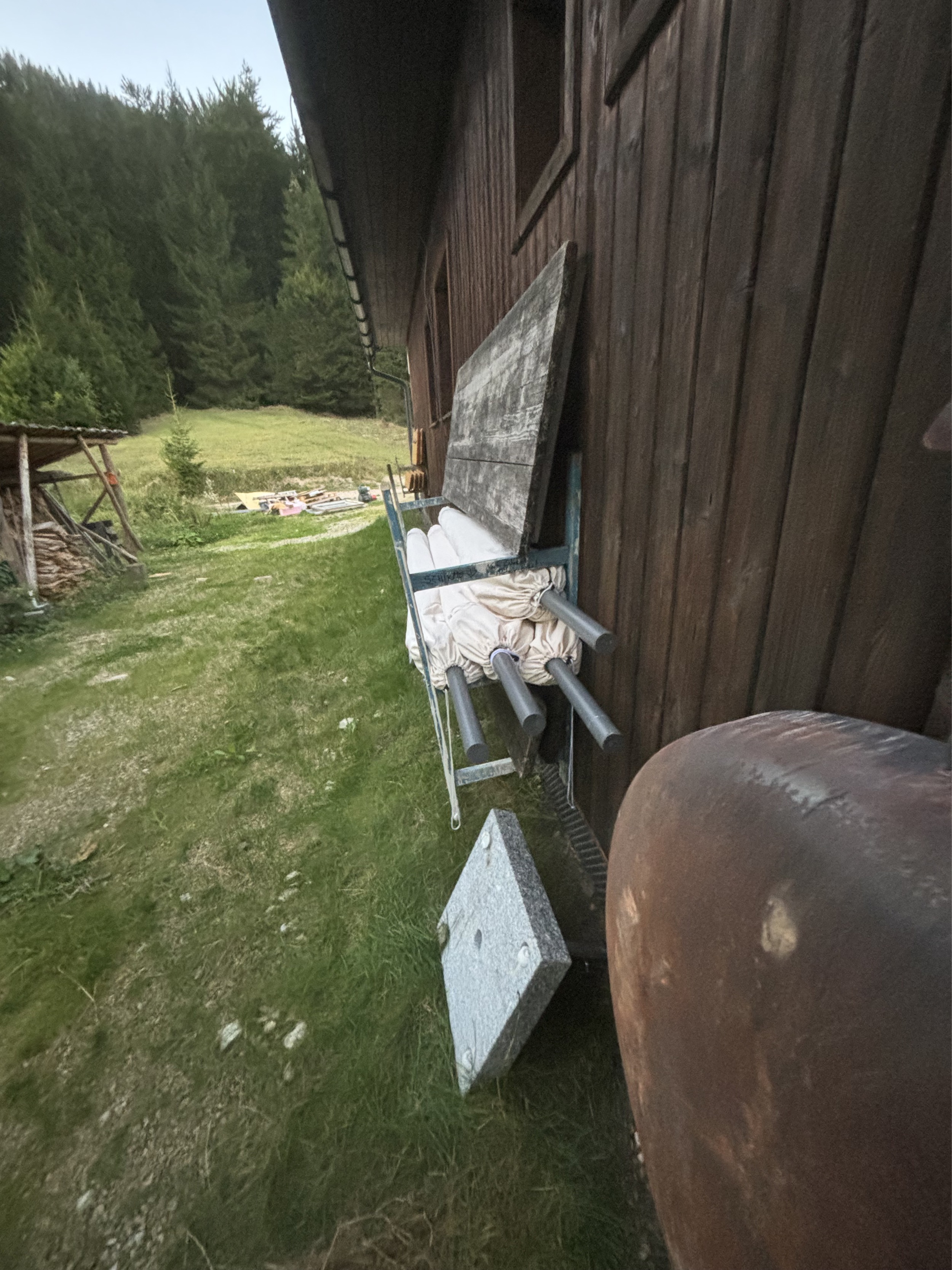 Alpines-Design-Chalet-Amerikaner-Hinterbreiteneben-sommer-aussenansicht-8