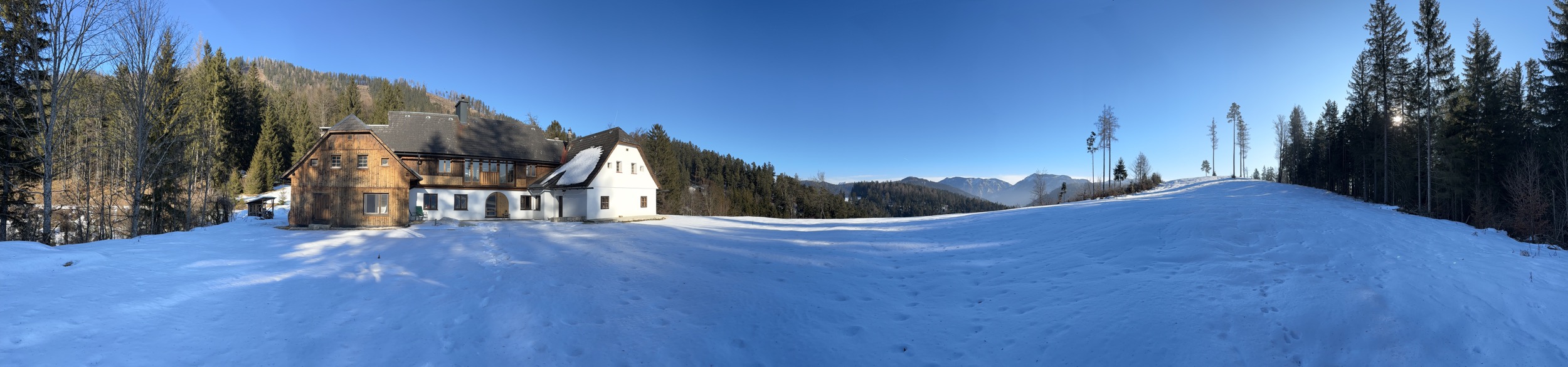 Alpines Design Chalet Amerikaner Hinterbreiteneben winter aussenansicht 12
