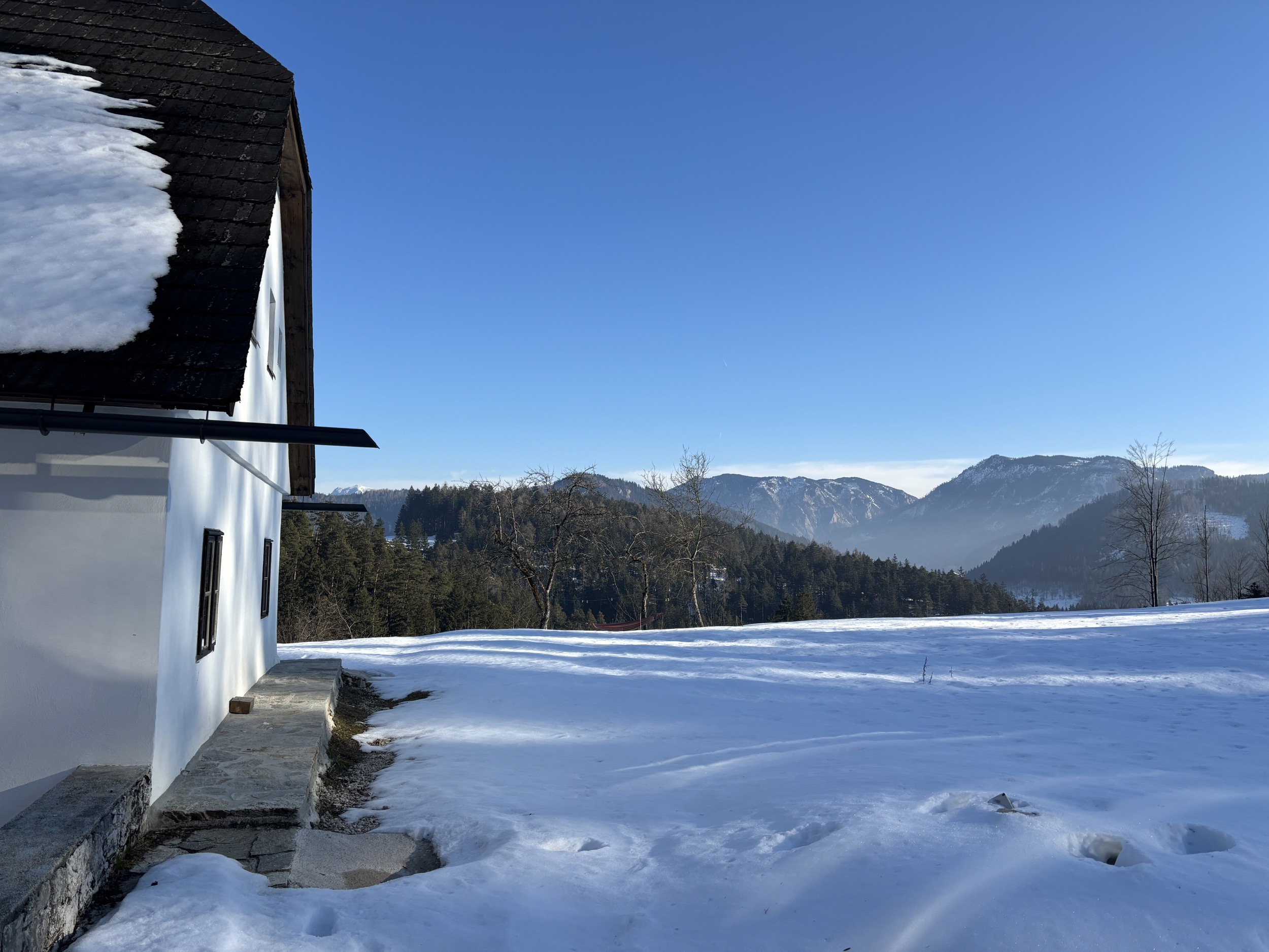 Alpines Design Chalet Amerikaner Hinterbreiteneben winter aussenansicht 17