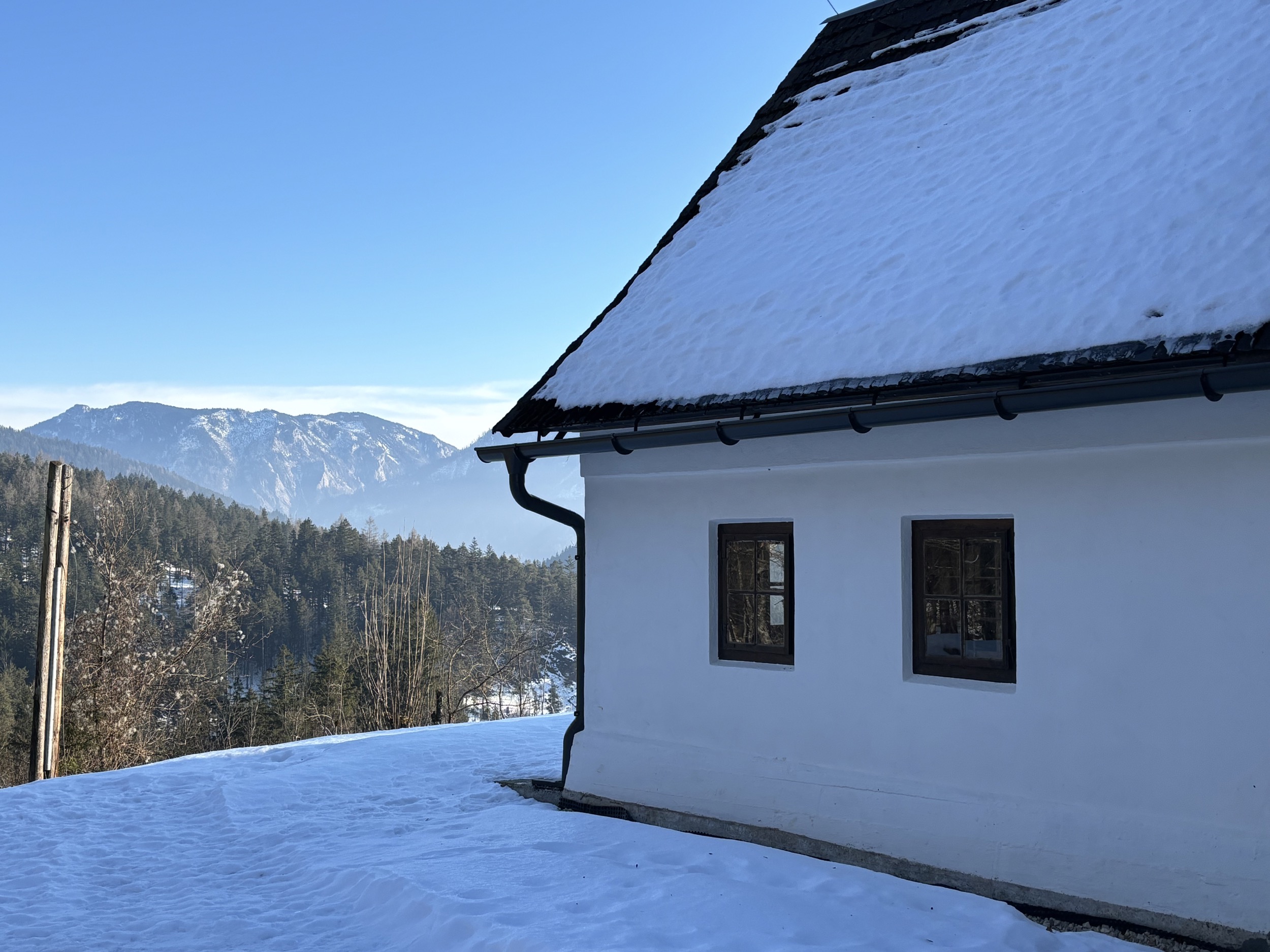 Alpines Design Chalet Amerikaner Hinterbreiteneben winter aussenansicht 19