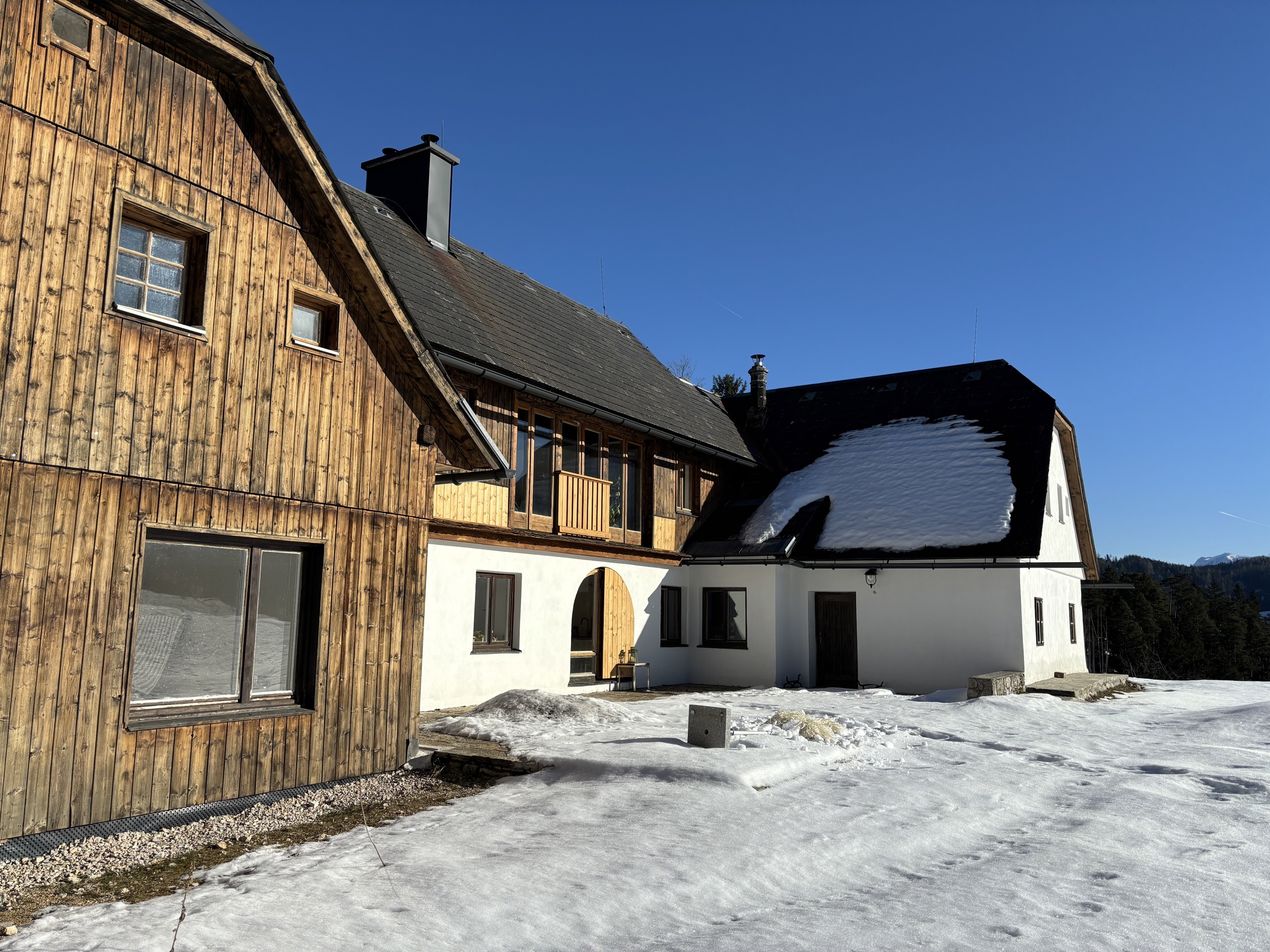 Alpines Design Chalet Amerikaner Hinterbreiteneben winter aussenansicht 8