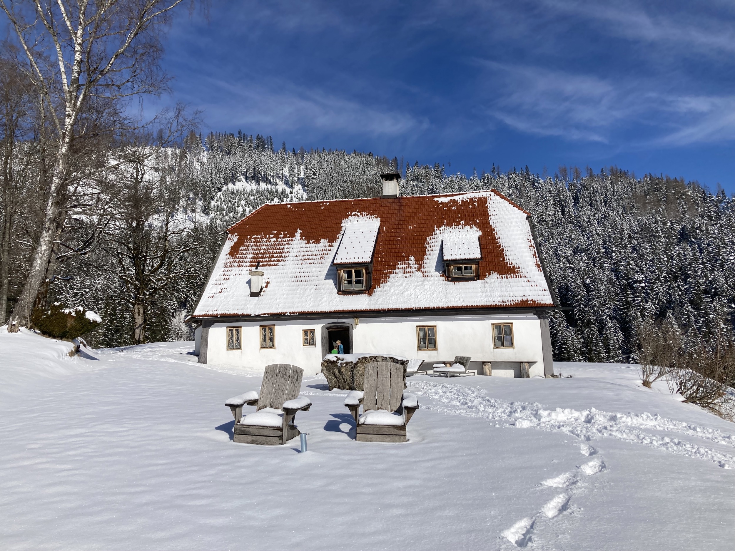 Hinterbreiteneben Garten winter Suedansicht