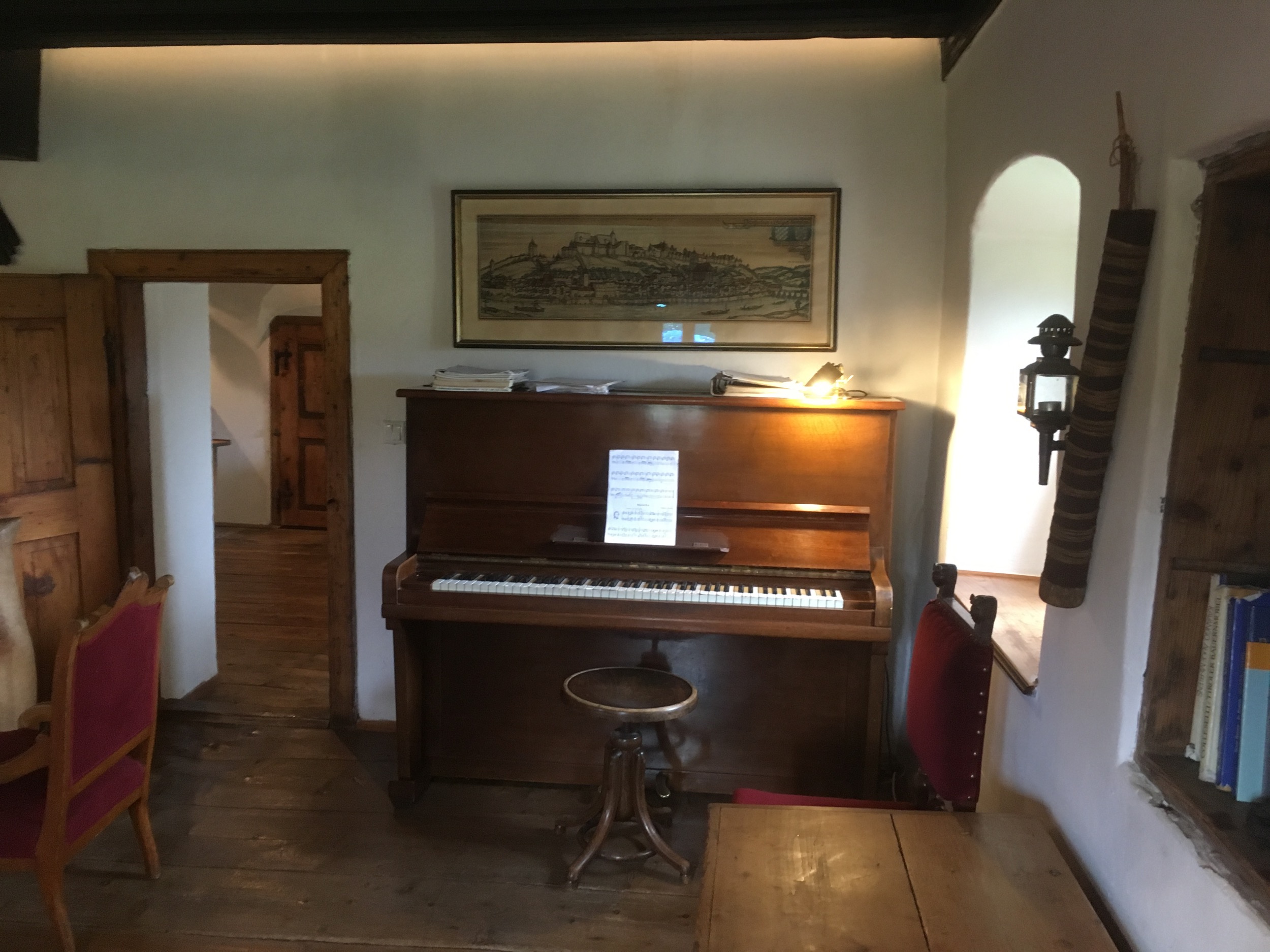 Hinterbreiteneben SalonPiano c Hoyos