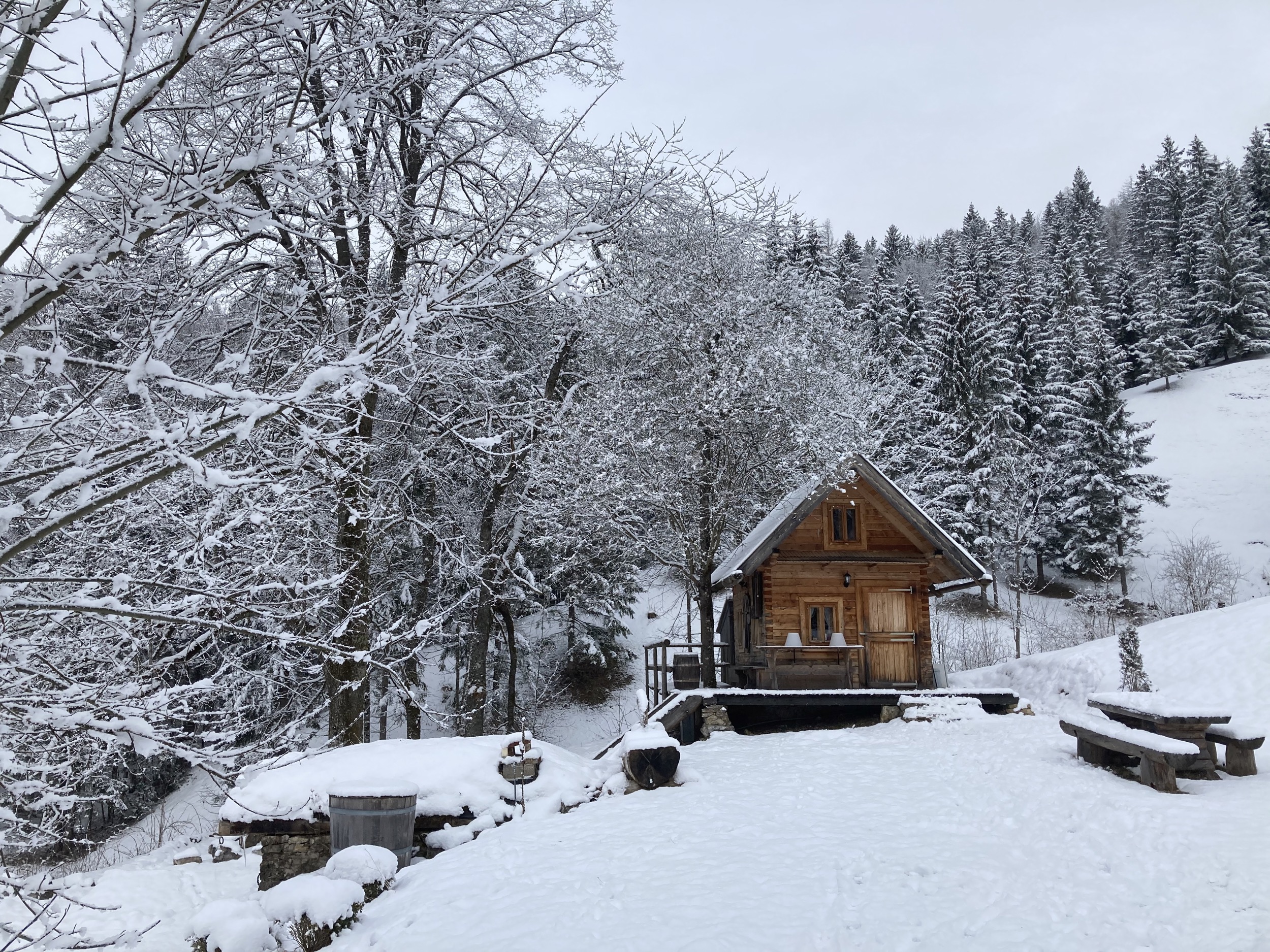 Holzknechthuette im winter